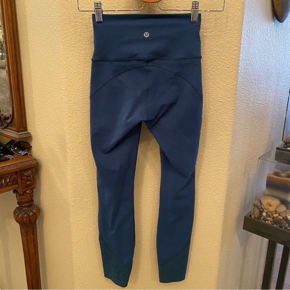 LULULEMON Women Teal Perforated Athletic Leggings Size 2 - Picture 5 of 8